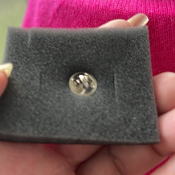 Breast cancer awareness pin.. silver tone new in box - Picture 4 of 5